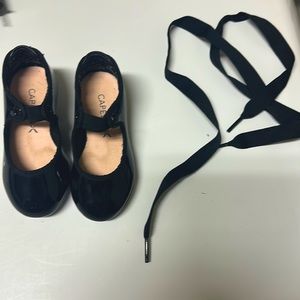 Toddler tap shoes - like new condition barely used size 6